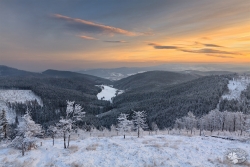 Zimowy widok ze Spicaka Ruprechticki w stronę Kotliny Kłodzkiej